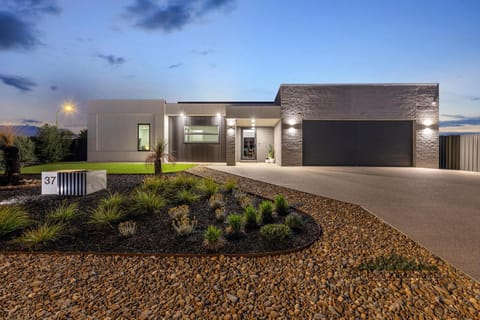 Property building, Garden view