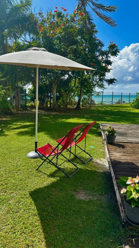 Studio avec terrasse - Accès plage et piscine Apartment in Le Gosier