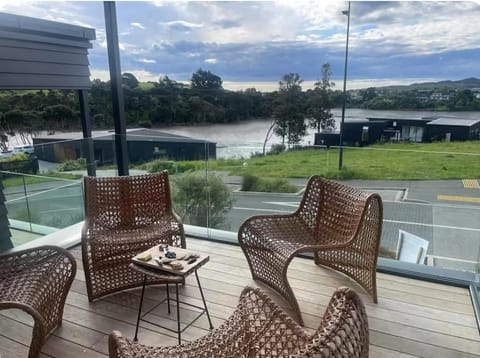 Tranquil 3 bedroom Retreat in Raglan House in Raglan