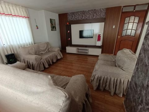 Communal lounge/ TV room