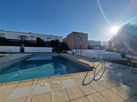 Pool view, Swimming pool, sunbed