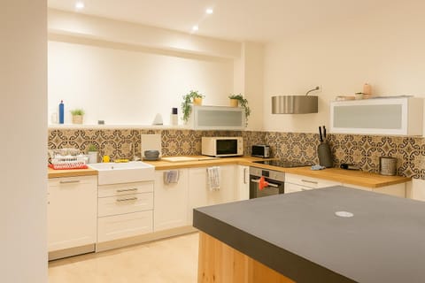 Appartement 4 Chambres proche commodités Ideal grande Famille et Groupe de professionnels Proche Paris Apartment in Puteaux