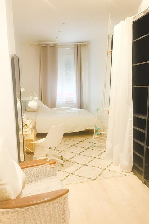 Appartement 4 Chambres proche commodités Ideal grande Famille et Groupe de professionnels Proche Paris Apartment in Puteaux