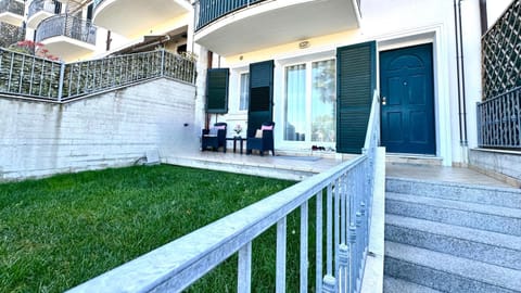 Trilocale con giardino, posto auto e wi-fi - P034 Apartment in Porto Recanati