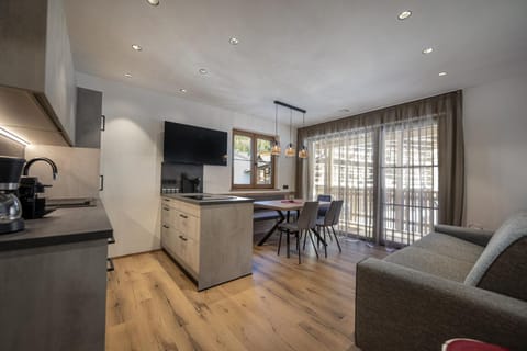 Tieja Panoramic Lodge Apartment in Sëlva