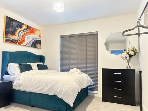 Bed, Decorative detail, Bedroom, furniture