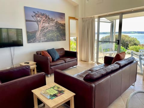 TV and multimedia, Living room, Sea view