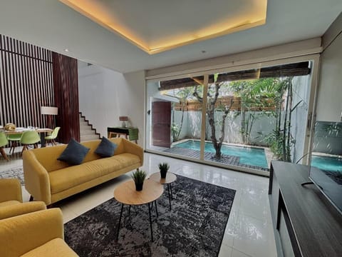 TV and multimedia, Living room, Dining area, Swimming pool