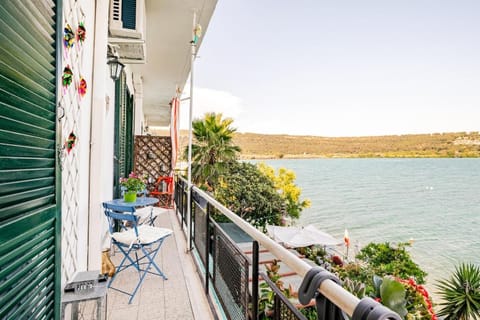 Balcony/Terrace, Balcony/Terrace, Lake view