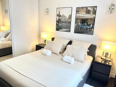 Bed, TV and multimedia, Bedroom, cot