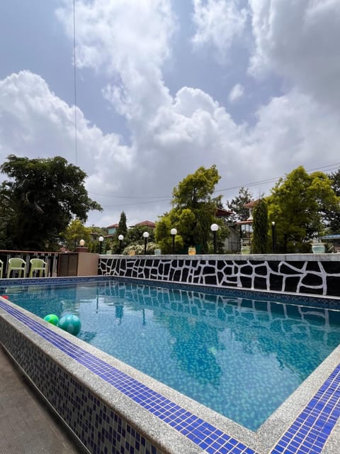 Swimming pool, Swimming pool