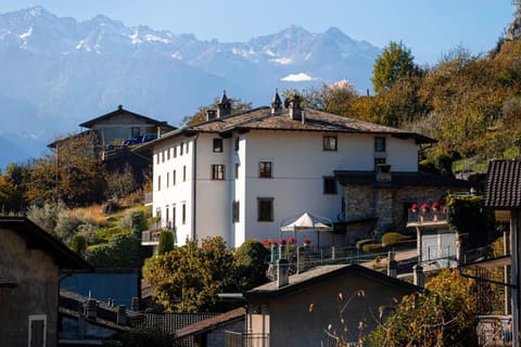 Property building, Day, Natural landscape, Mountain view