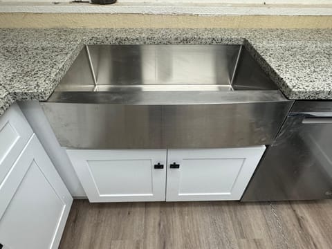 Centrally located, 4 bedroom, 10 guests House in Dobson Ranch