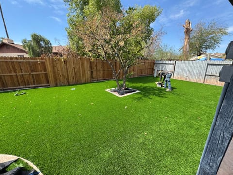 Centrally located, 4 bedroom, 10 guests House in Dobson Ranch