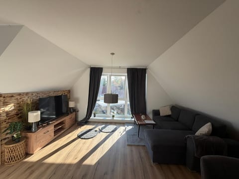 TV and multimedia, Living room, Photo of the whole room, Seating area