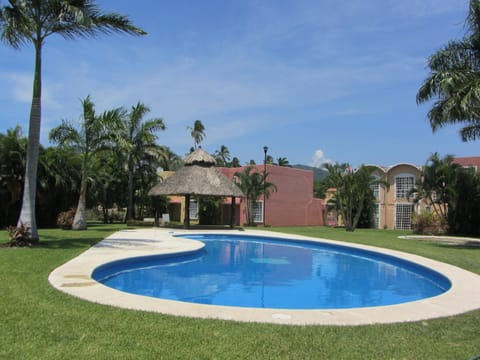 View (from property/room), Garden view, Pool view