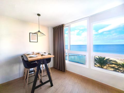 View (from property/room), Dining area, Sea view