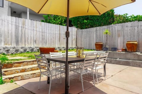 2BR-2 mins to Ocean-Sleeps 8-Pets House in Ocean Beach