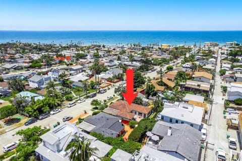 2BR-2 mins to Ocean-Sleeps 8-Pets House in Ocean Beach