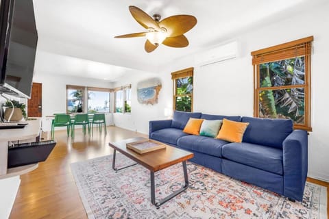 2BR-2 mins to Ocean-Sleeps 8-Pets House in Ocean Beach