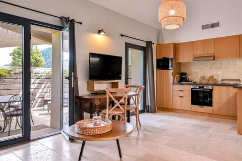 Property building, Kitchen or kitchenette, Living room