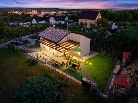 Property building, Bird's eye view