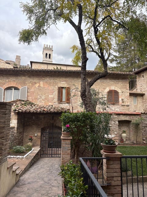 Property building, Day, Landmark view