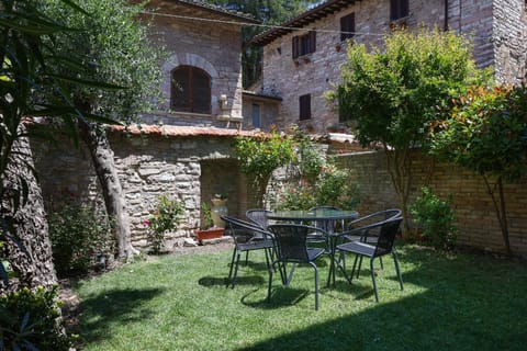 Property building, Day, Garden, Garden view