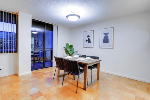 Seating area, Dining area