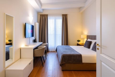 Bed, TV and multimedia, Photo of the whole room, Bedroom, wardrobe