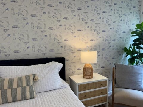 Modern studio, AC, king bed, private lanai Apartment in Princeville