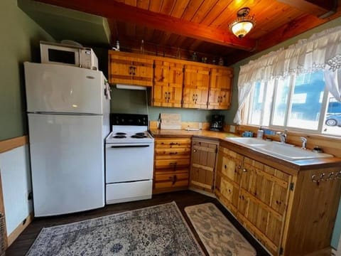 Krakens Kove House in Newport