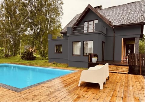 Property building, Swimming pool