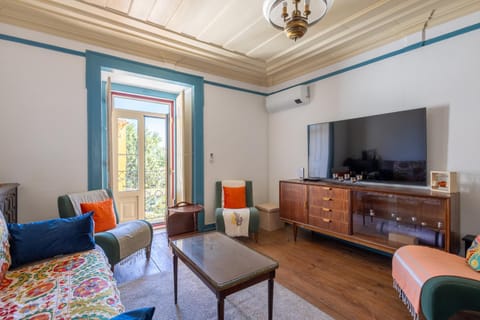 TV and multimedia, Living room, Seating area