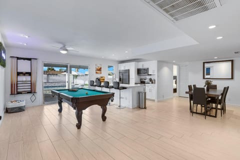 5 min to Old Town, Pool & Hot Tub House in Mesa