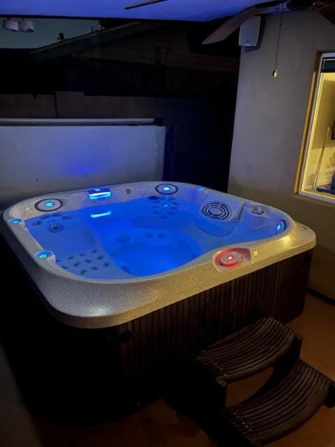 5 min to Old Town l Heated Pool l Spa l Game Room l Putting Green House in Mesa