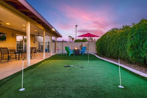 5 min to Old Town l Heated Pool l Spa l Game Room l Putting Green House in Mesa