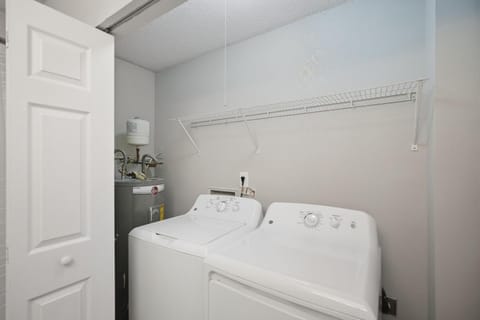 Crest at East Cobb 1828Relaxing, Comfy 2Bd 2Bt Apartment in Marietta