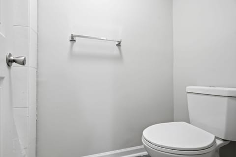 Crest at East Cobb 1828Relaxing, Comfy 2Bd 2Bt Apartment in Marietta