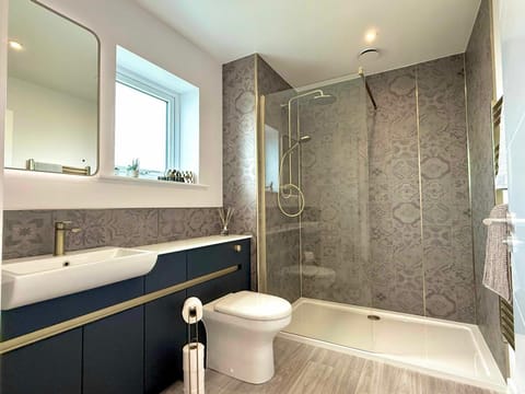 Isles View, Luxury Modern Spacious Villa in Kirkwall House in Scotland