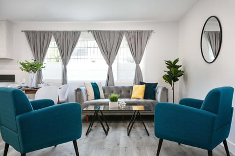 Modern 3BR Apt with Parking in Glendale Apartment in Eagle Rock