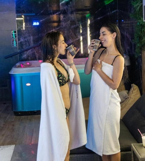 Hot Tub, Swimming pool, group of guests