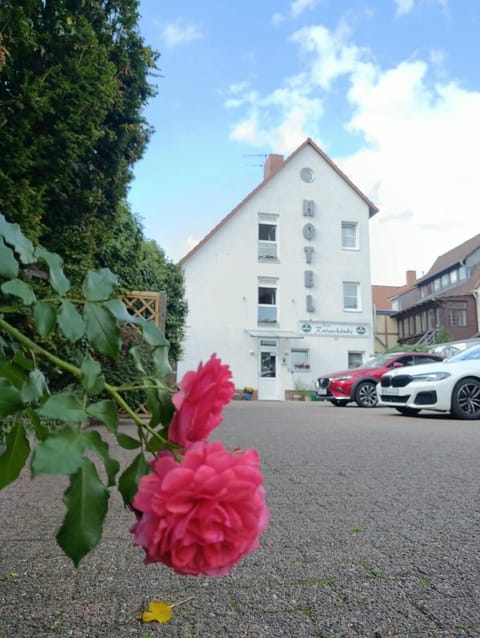 Property building, Day, Neighbourhood, Street view, Location, Parking