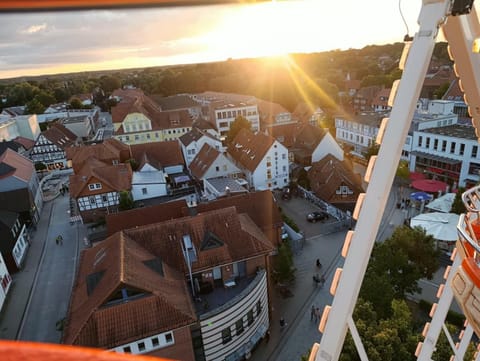 Property building, Day, Neighbourhood, Bird's eye view, City view, Street view, Location, Sunset, Parking