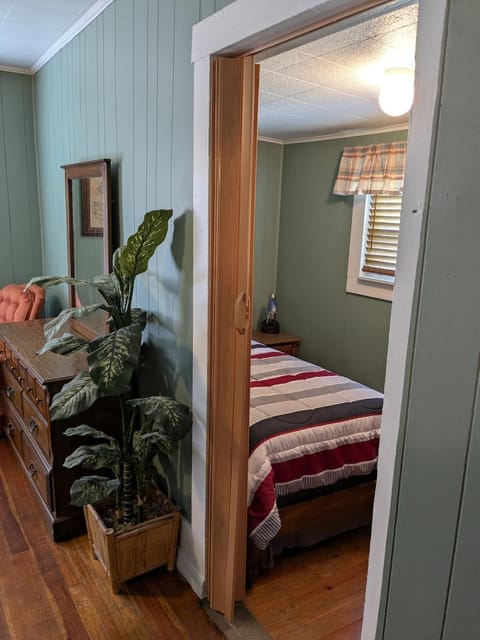 MinCo Properties WV, Carswell Hollow Overlook House in West Virginia