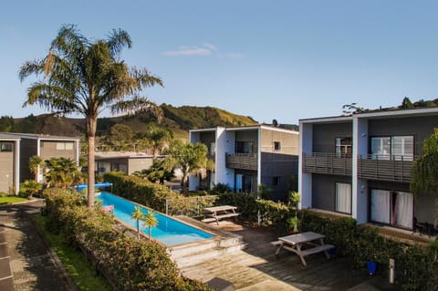 Hot Tub, Swimming pool