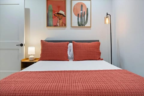 Luxury Stay w Ping-Pong & Pool Apartment in Austin