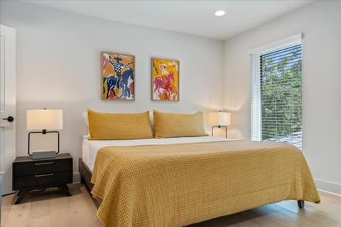 Luxury Stay w Ping-Pong & Pool Apartment in Austin