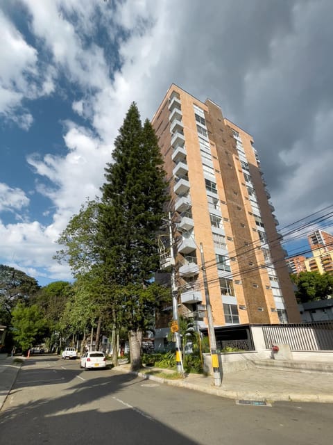 Property building, Neighbourhood