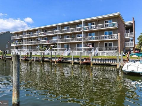 Waterfront Condo Apartment in Ocean City